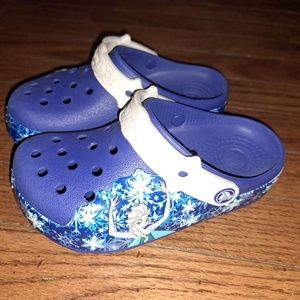 Toddler Girls FROZEN Crocs Size C12***like new***they light up